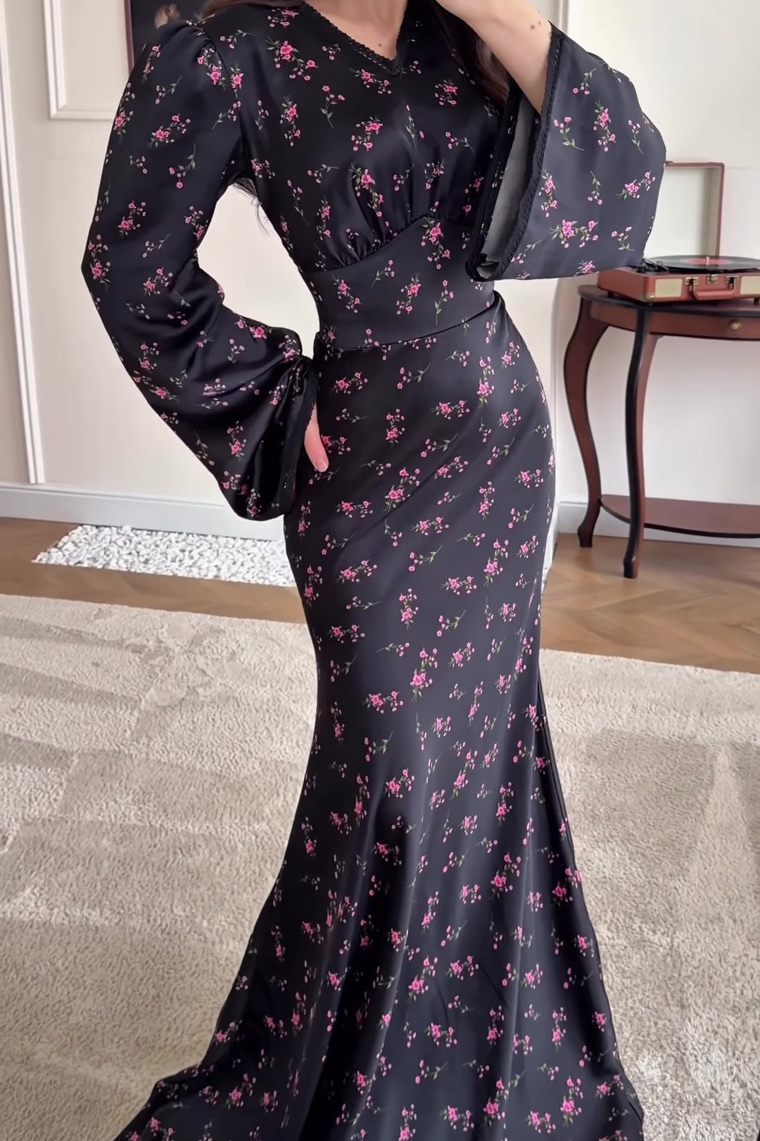 Serena V-neck Floral Flare Sleeve Mermaid Dress