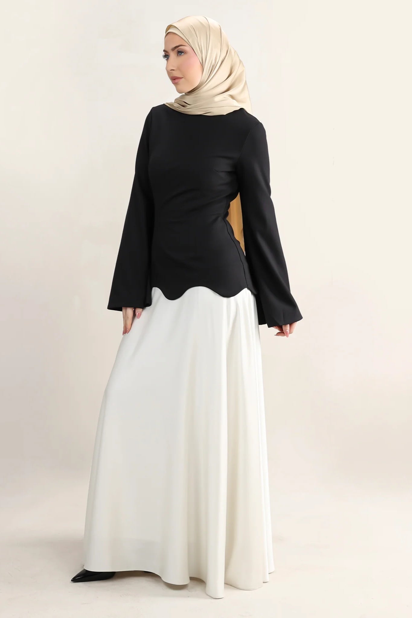 Scalloped Hemline Flared Sleeve Maxi Dress
