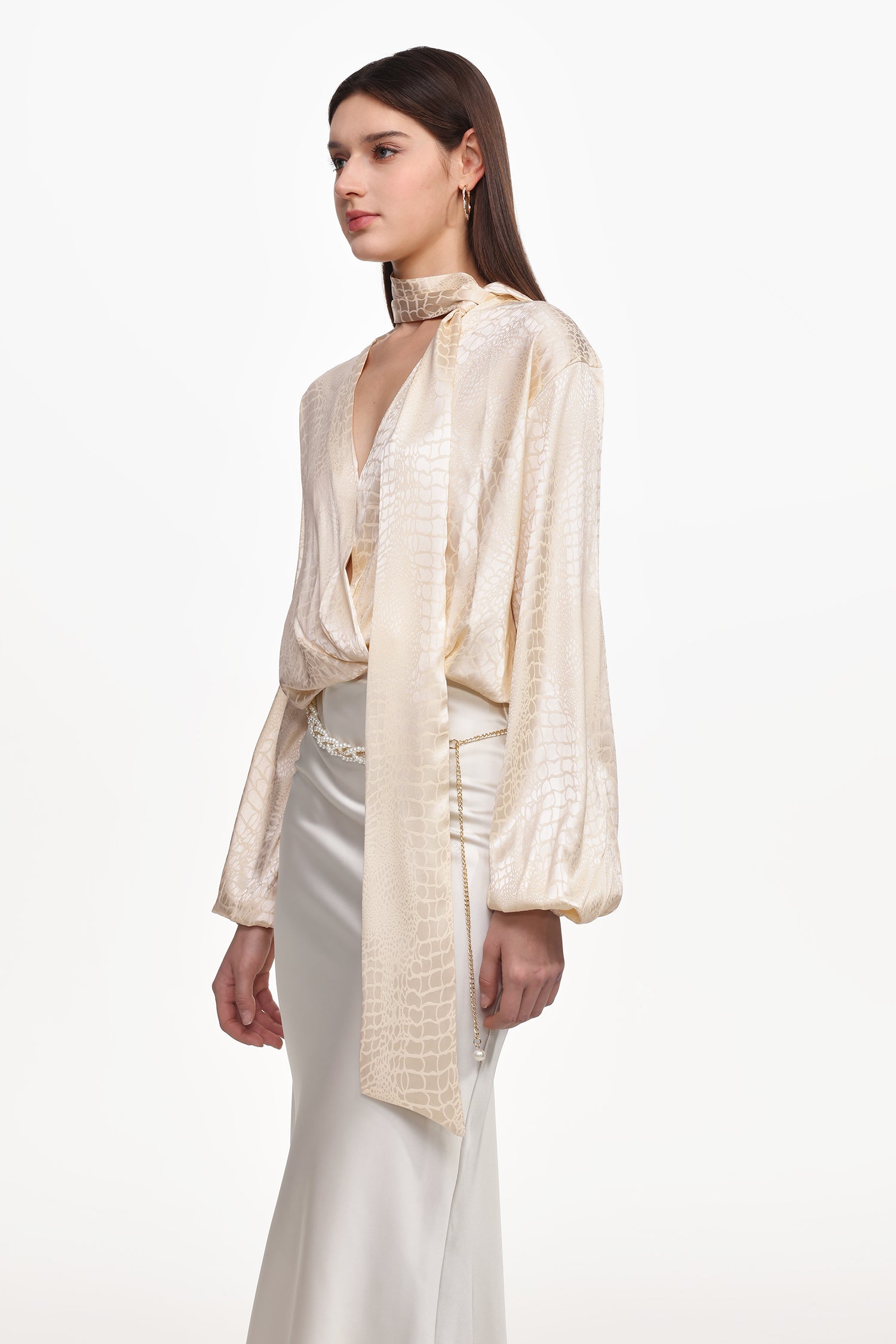 Vivi Elegant Top And Belt Set	