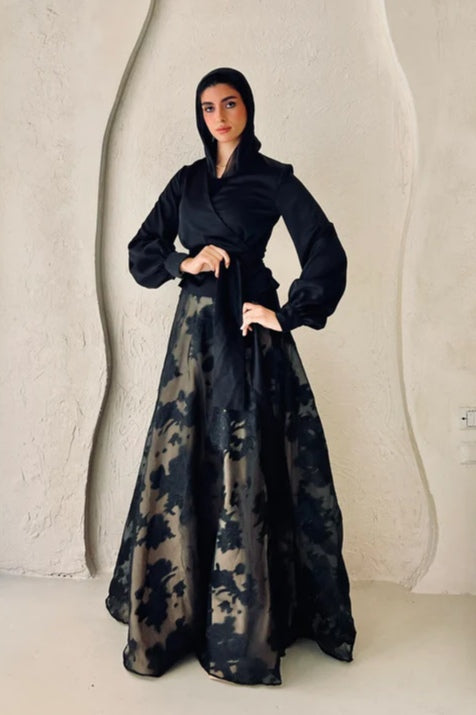 High-Neck Silhouette Maxi Gown-Gold&Black
