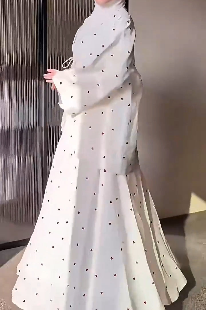 Ditsy Heart Print Modest Two-Piece Abaya Set