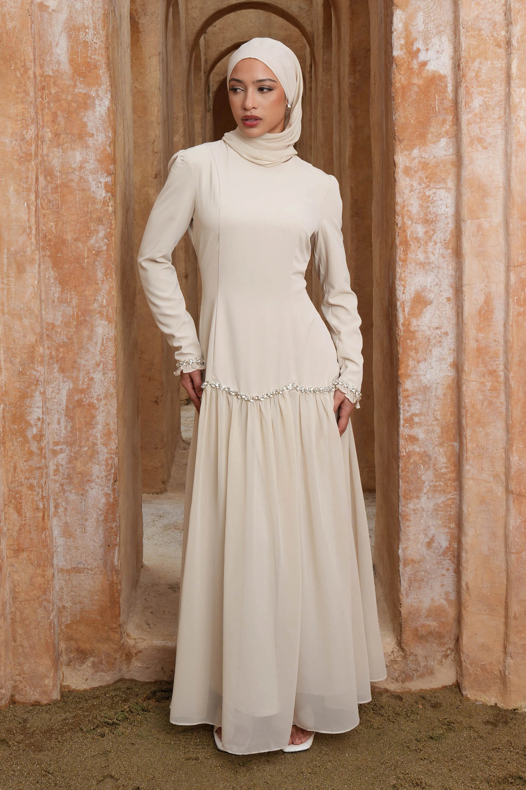 Elegant Peplum Maxi Dress with Crystal Scalloped Trim-White