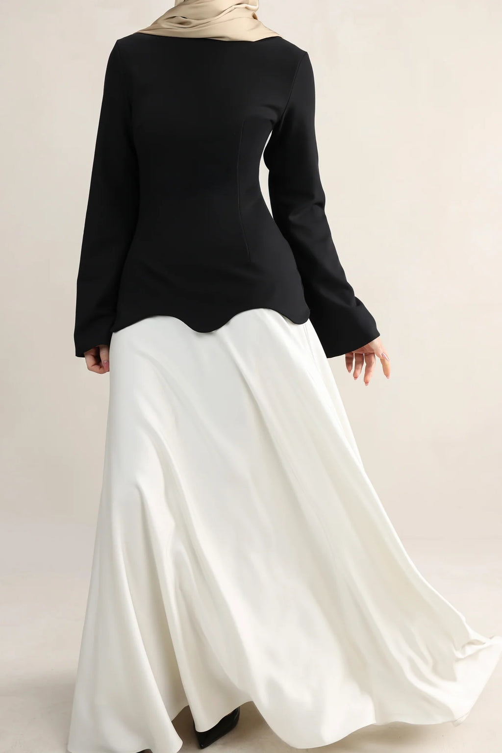 Scalloped Hemline Flared Sleeve Maxi Dress