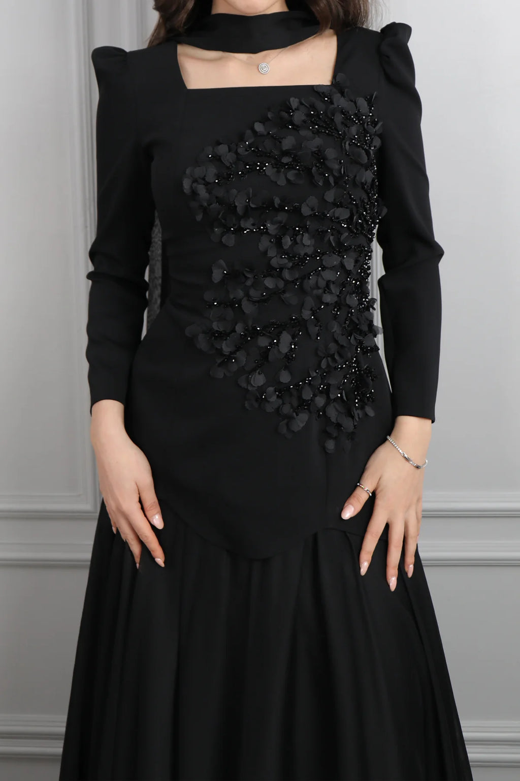 Elif Choker 3D Floral Peplum Maxi Dress-Black