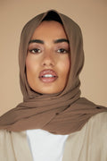 حجاب من الكريب الرمادي البيج
