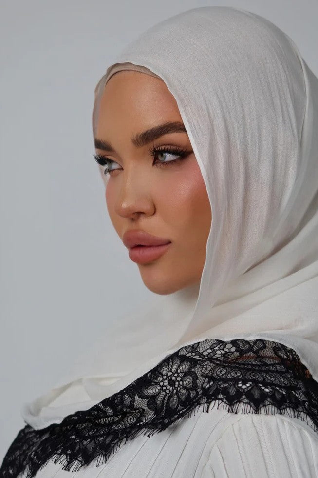 Luxury Contrast Lace-Trimmed Chiffon Hijab-White&Black