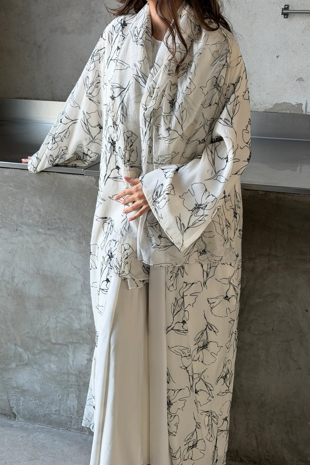 Line Art Floral Print Open Abaya & Matching Hijab Two-Piece Set