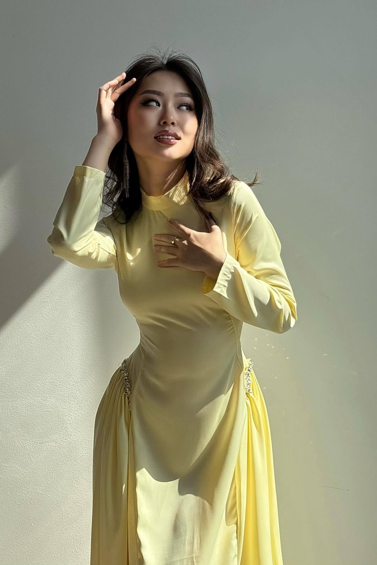 Rhinestone Embellished Slim-Fit Elegant Maxi Dress-Yellow