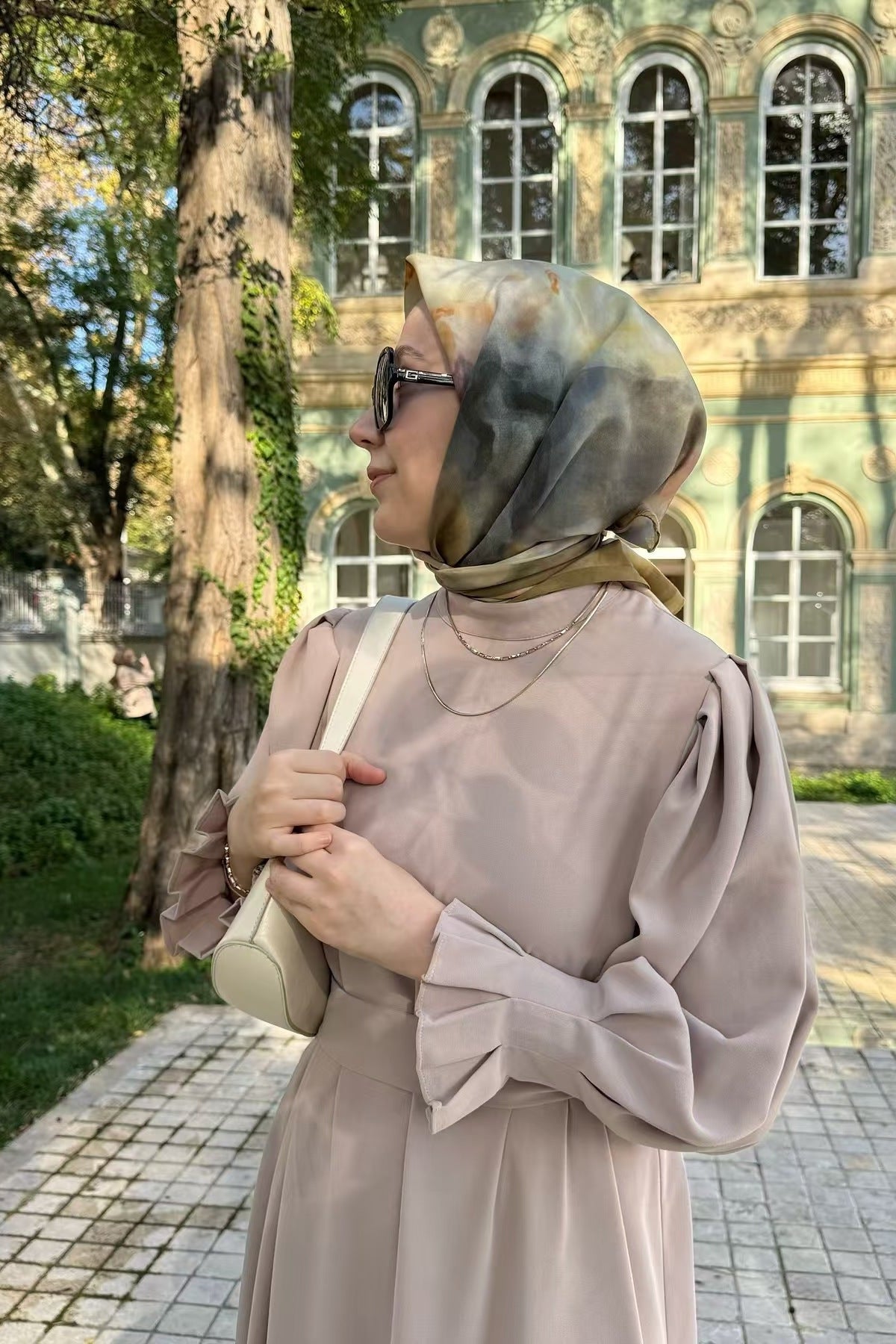 Elegant Slim-Fit Cinched Waist Maxi Abaya Dress-Apricot