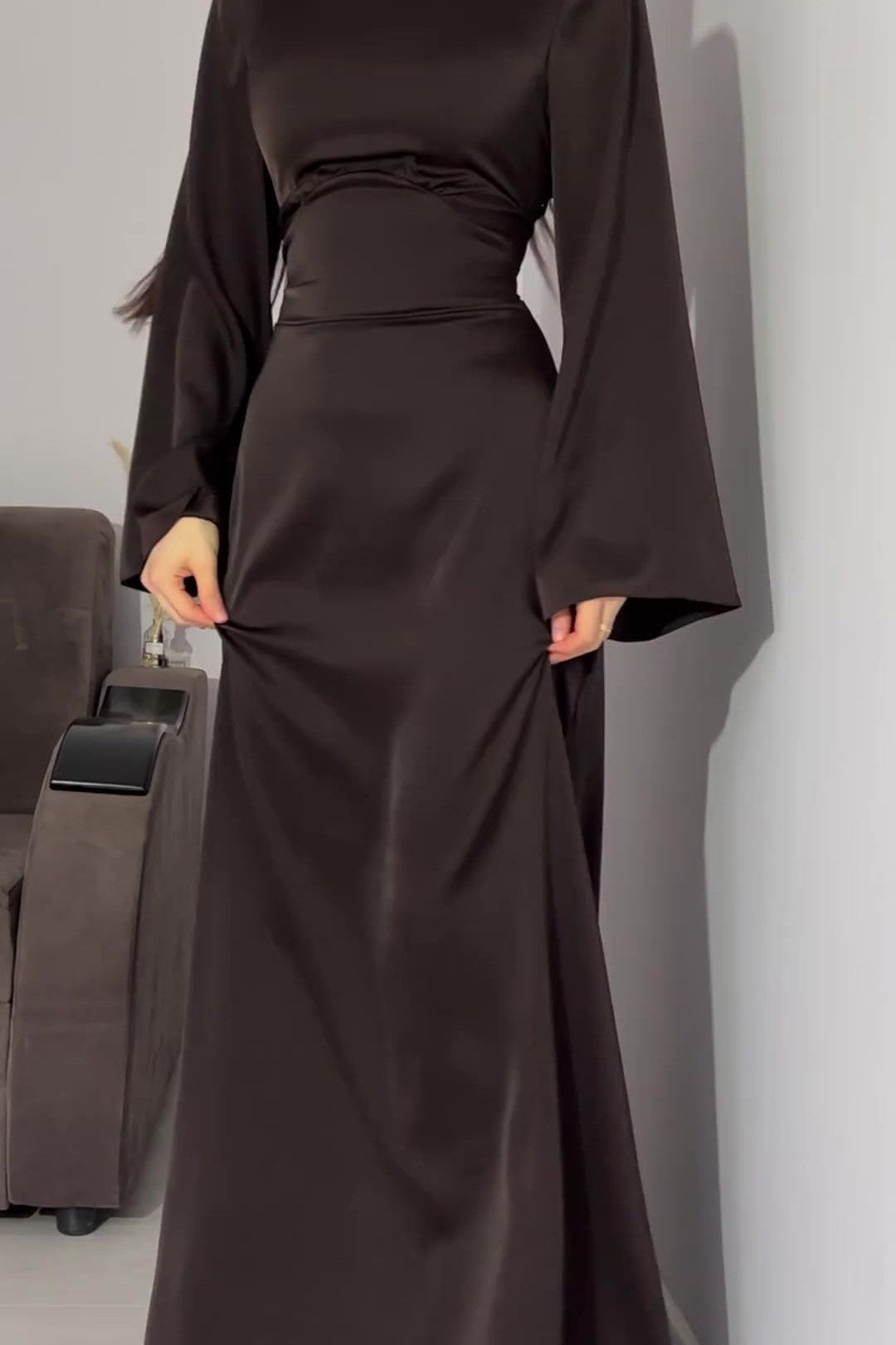 Solid Color Cinched Tie-Waist Slimming Long Sleeve Maxi Dress-Brown – Noraya