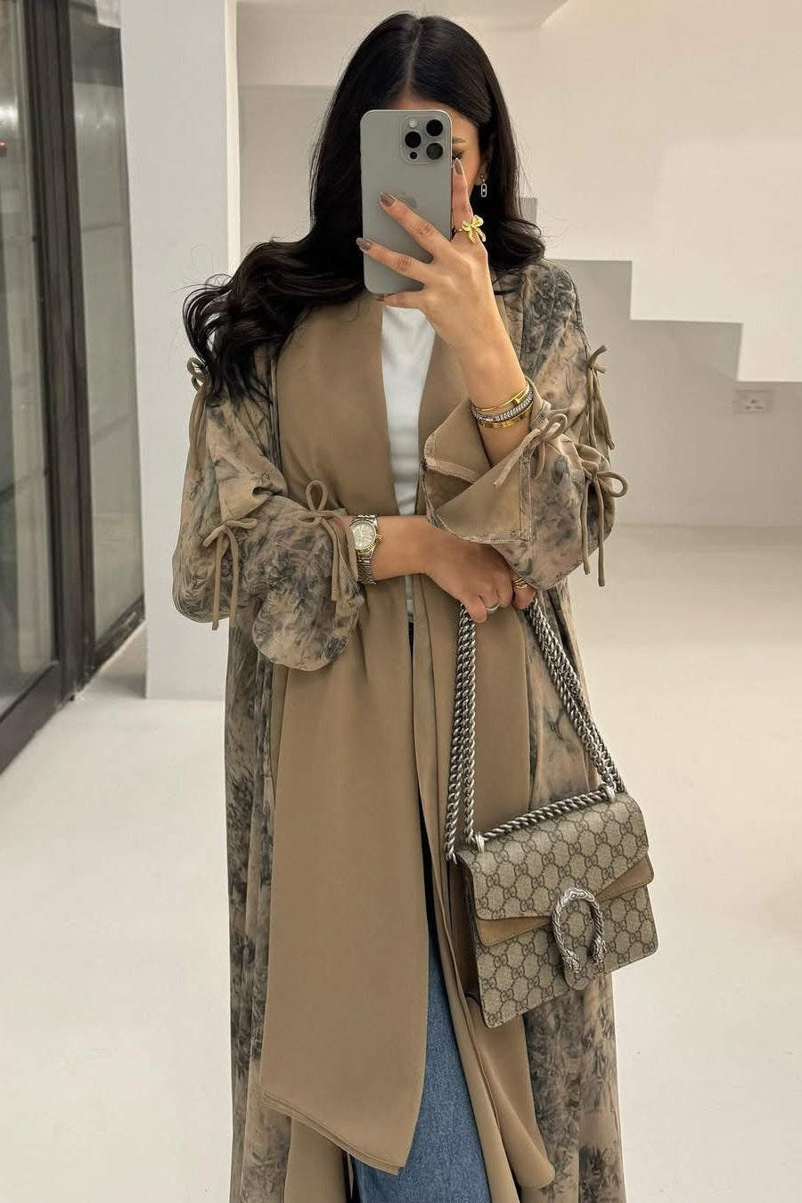 طقم عباية شيفون مطبوعة أنيقة وحجاب مطابق - مشمشي