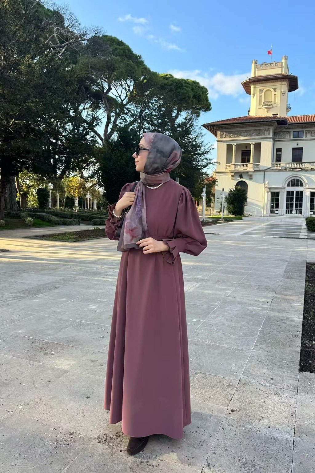 Elegant Slim-Fit Cinched Waist Maxi Abaya Dress-Purple