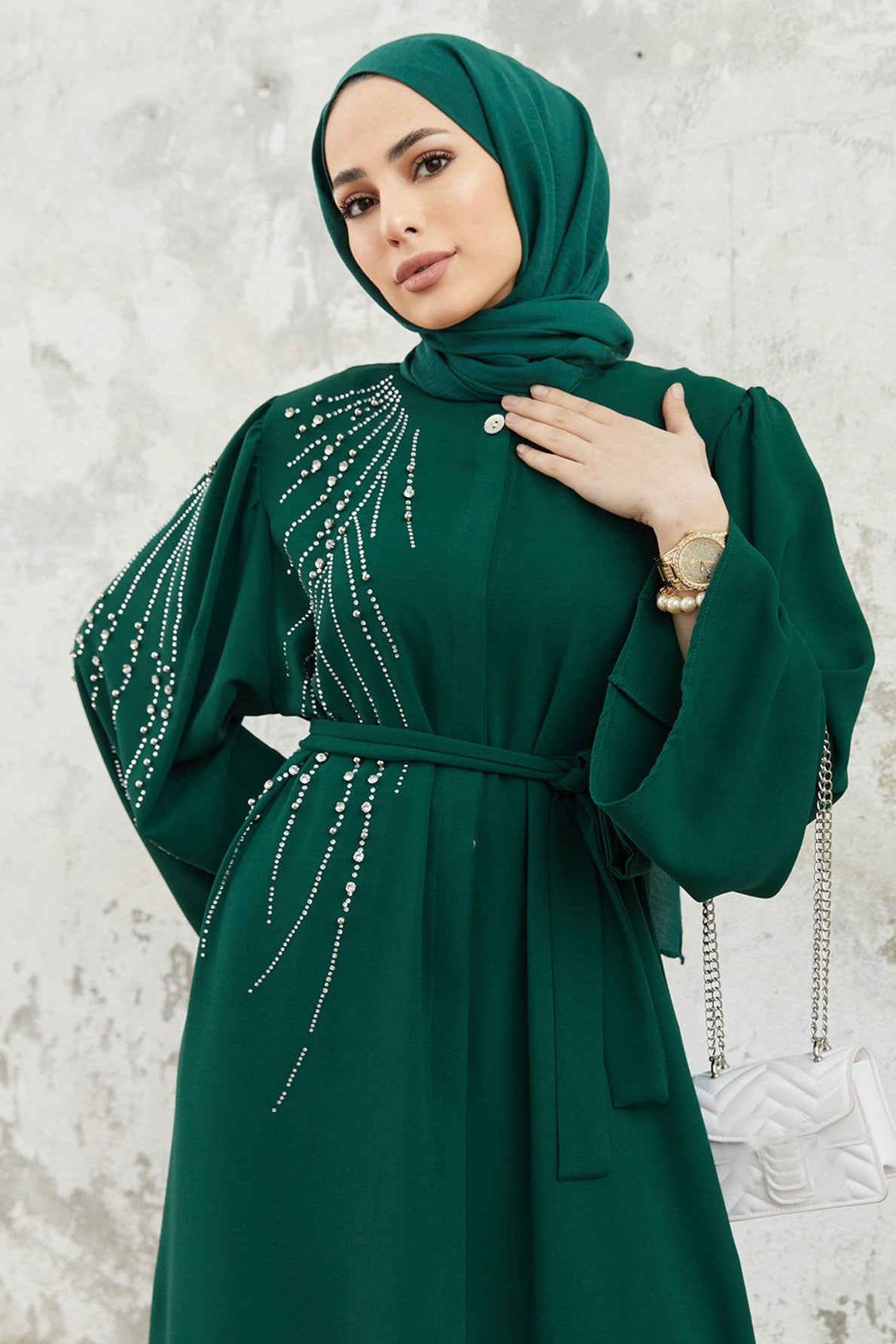 عباية راقية مرصعة بأحجار الراين يدوياً - أخضر