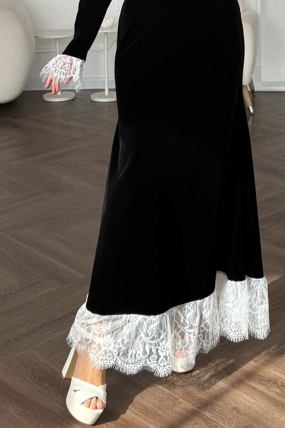 Slim-Fit Lace Patchwork High-End Designer Maxi Dress-Black