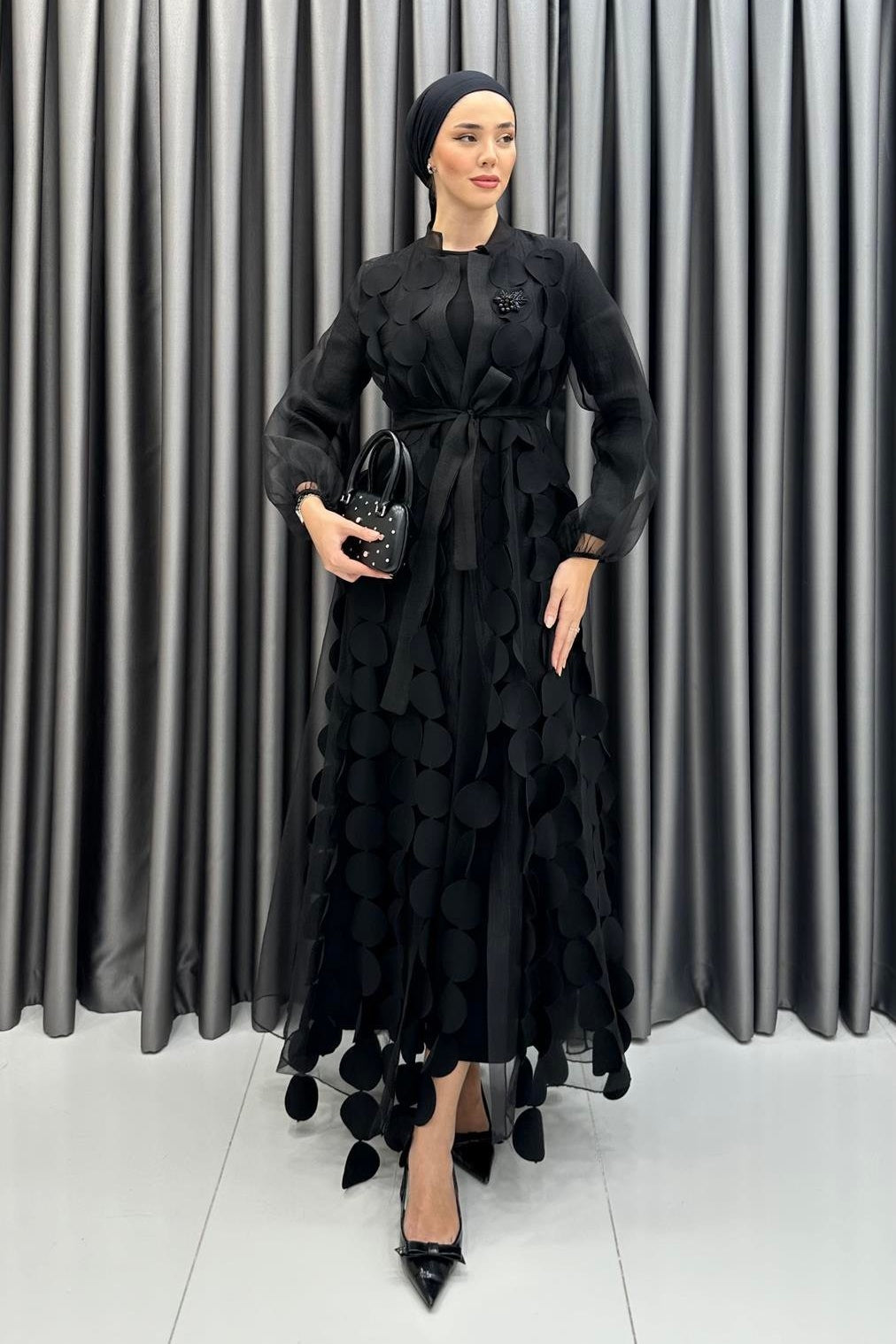 2-Piece Textured Circle Patchwork Abaya Set-Black