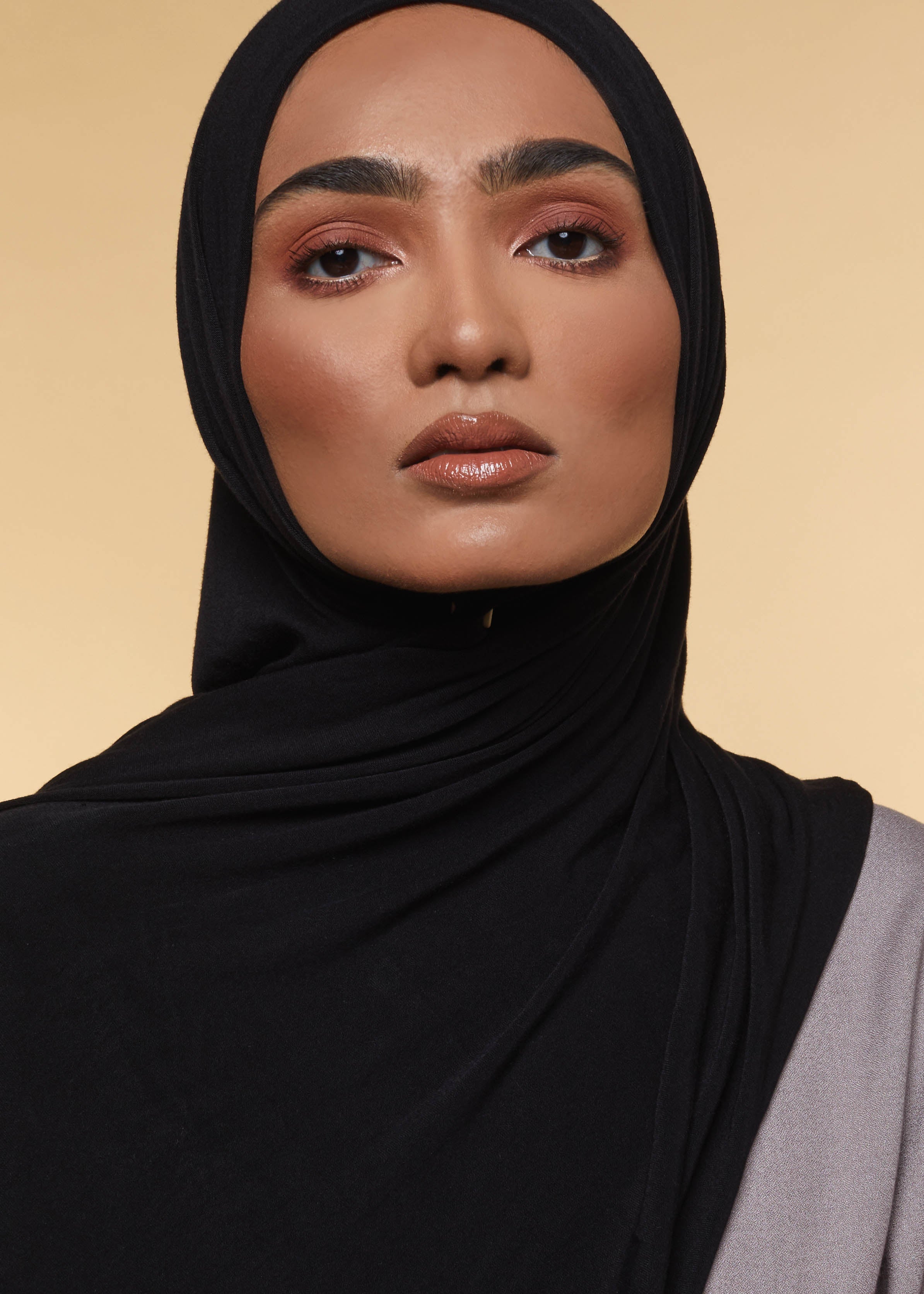 حجاب جيرسي فاخر أسود
