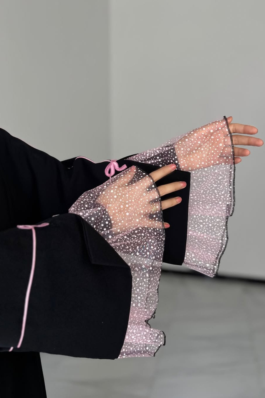 Kate Piping Bow Mesh Abaya