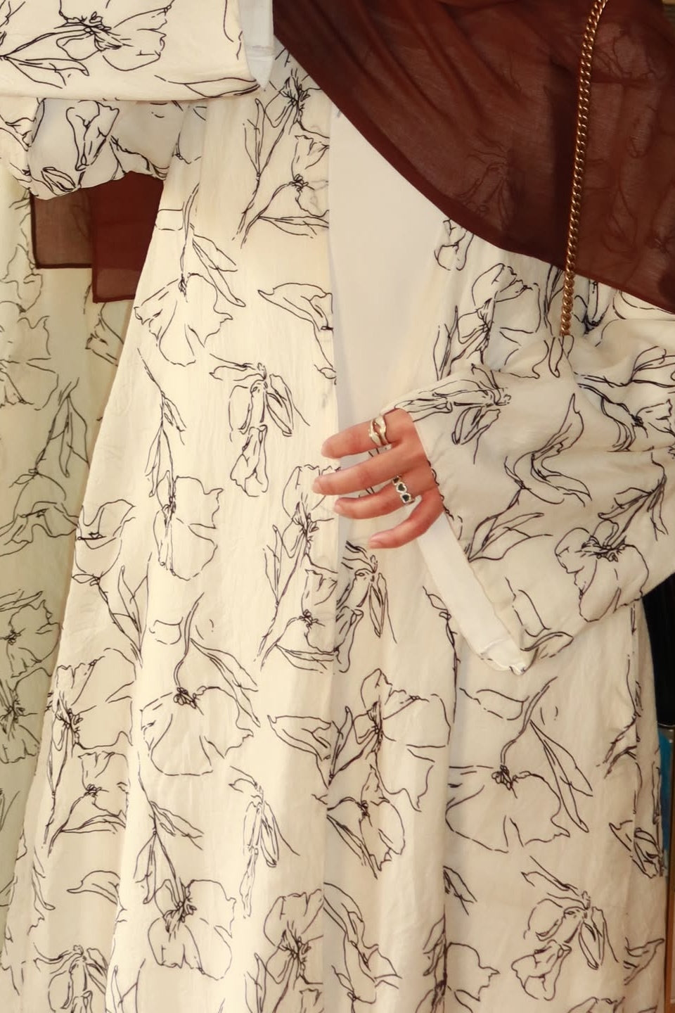 Line Art Floral Print Open Abaya & Matching Hijab Two-Piece Set