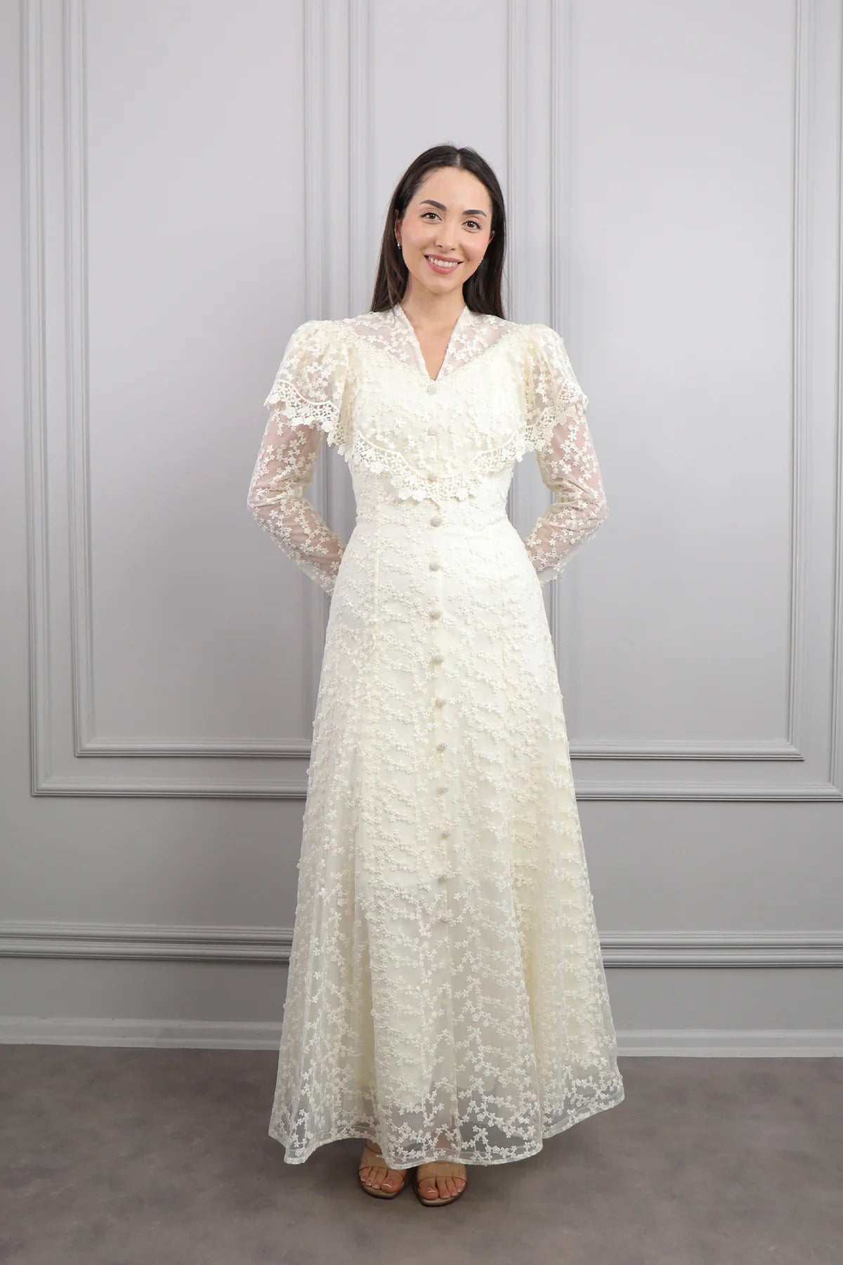 Mara Scallop Lace Puff Sleeve Maxi-White