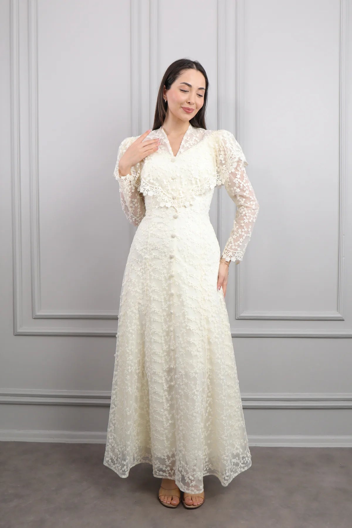 Mara Scallop Lace Puff Sleeve Maxi-White