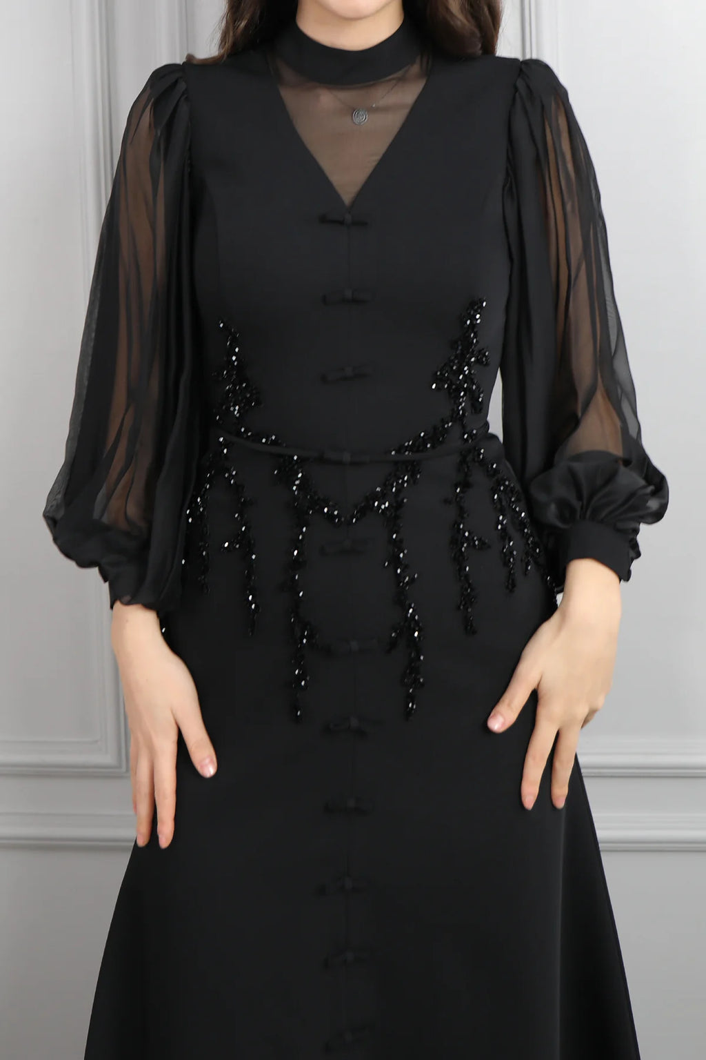 Lynn Mandarin Knot Beaded Mermaid Dress-Black