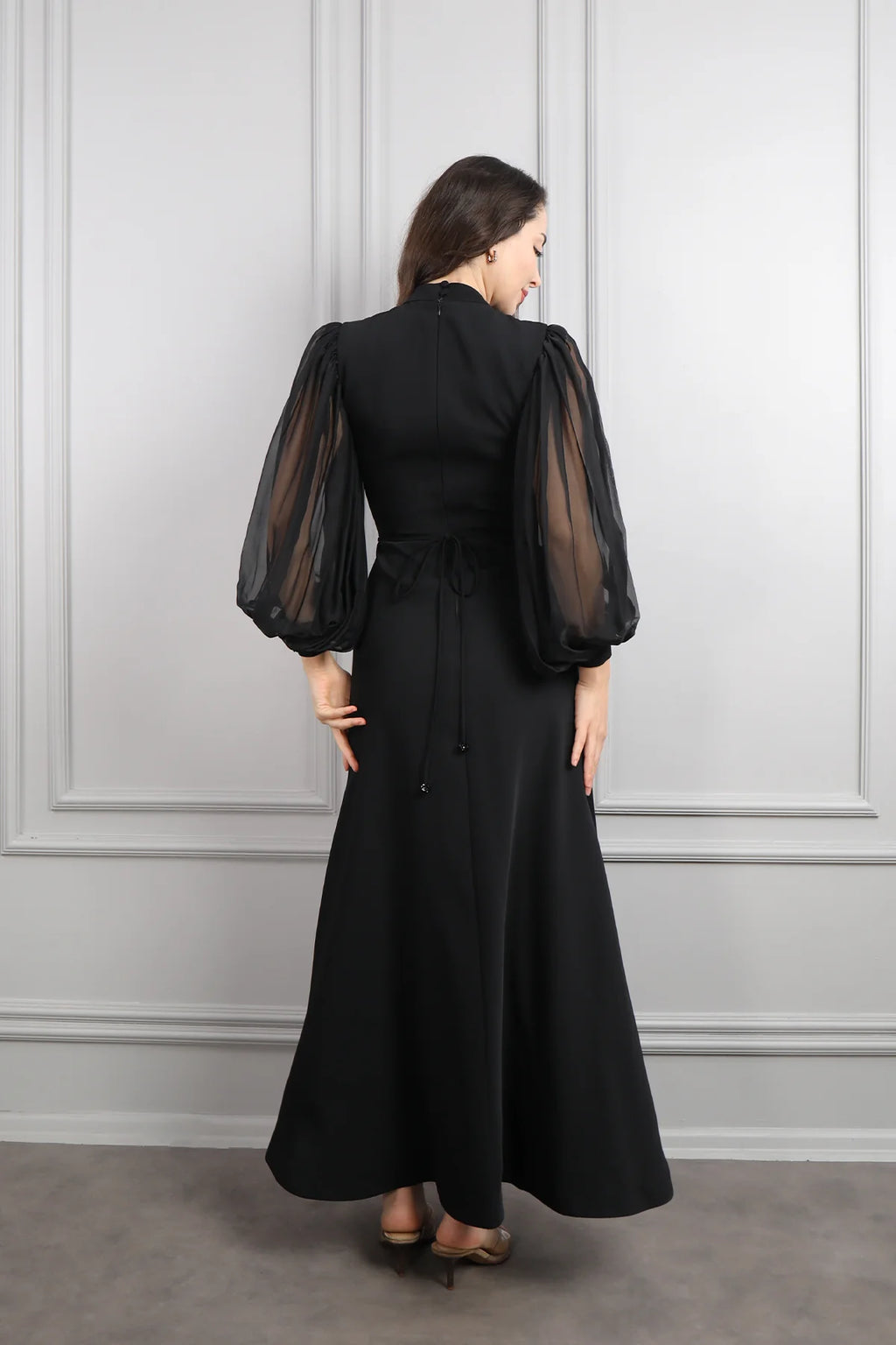 Lynn Mandarin Knot Beaded Mermaid Dress-Black