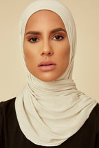 حجاب جيرسي كريمي