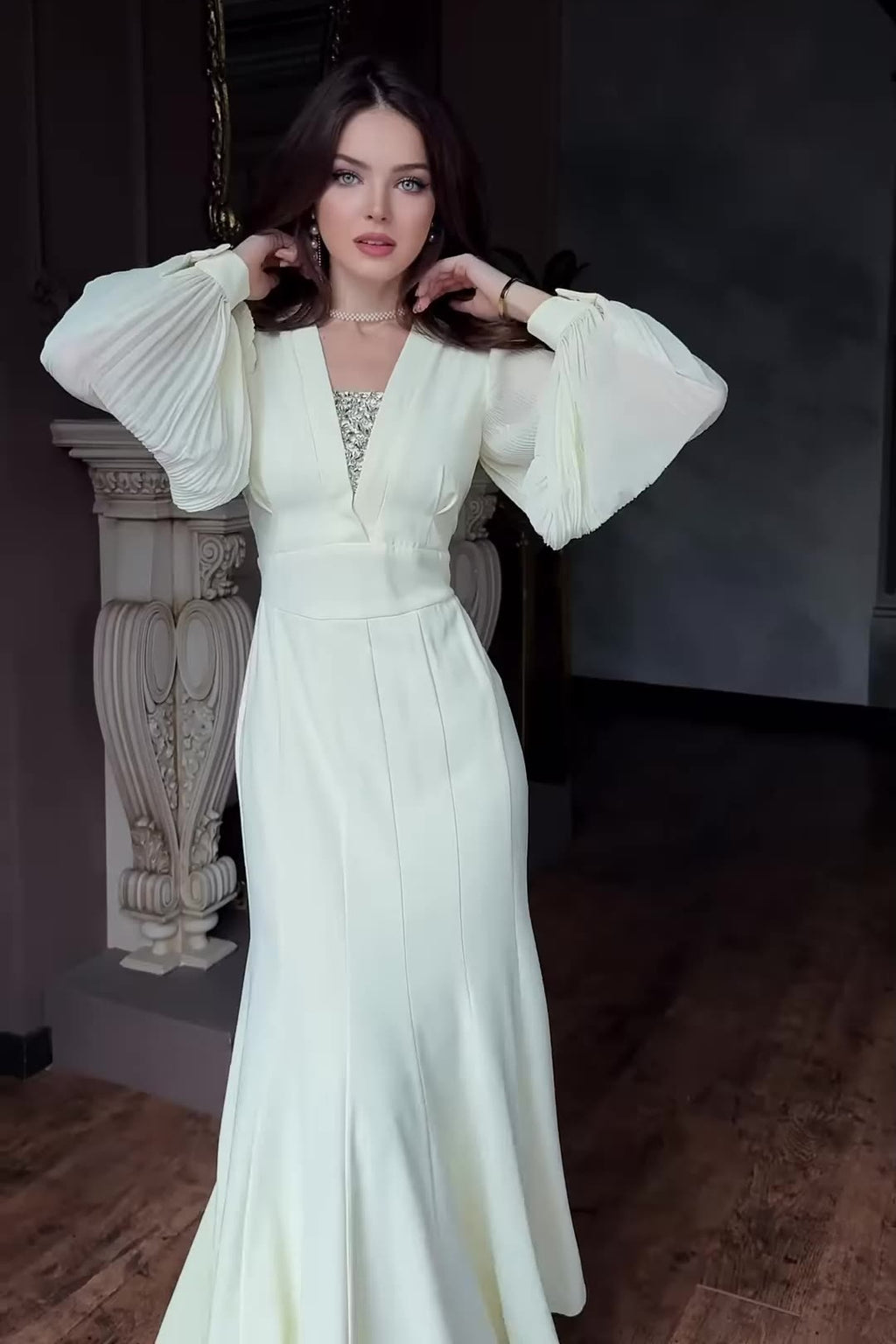 Elowen Pleated Balloon Sleeve Mermaid Maxi-White