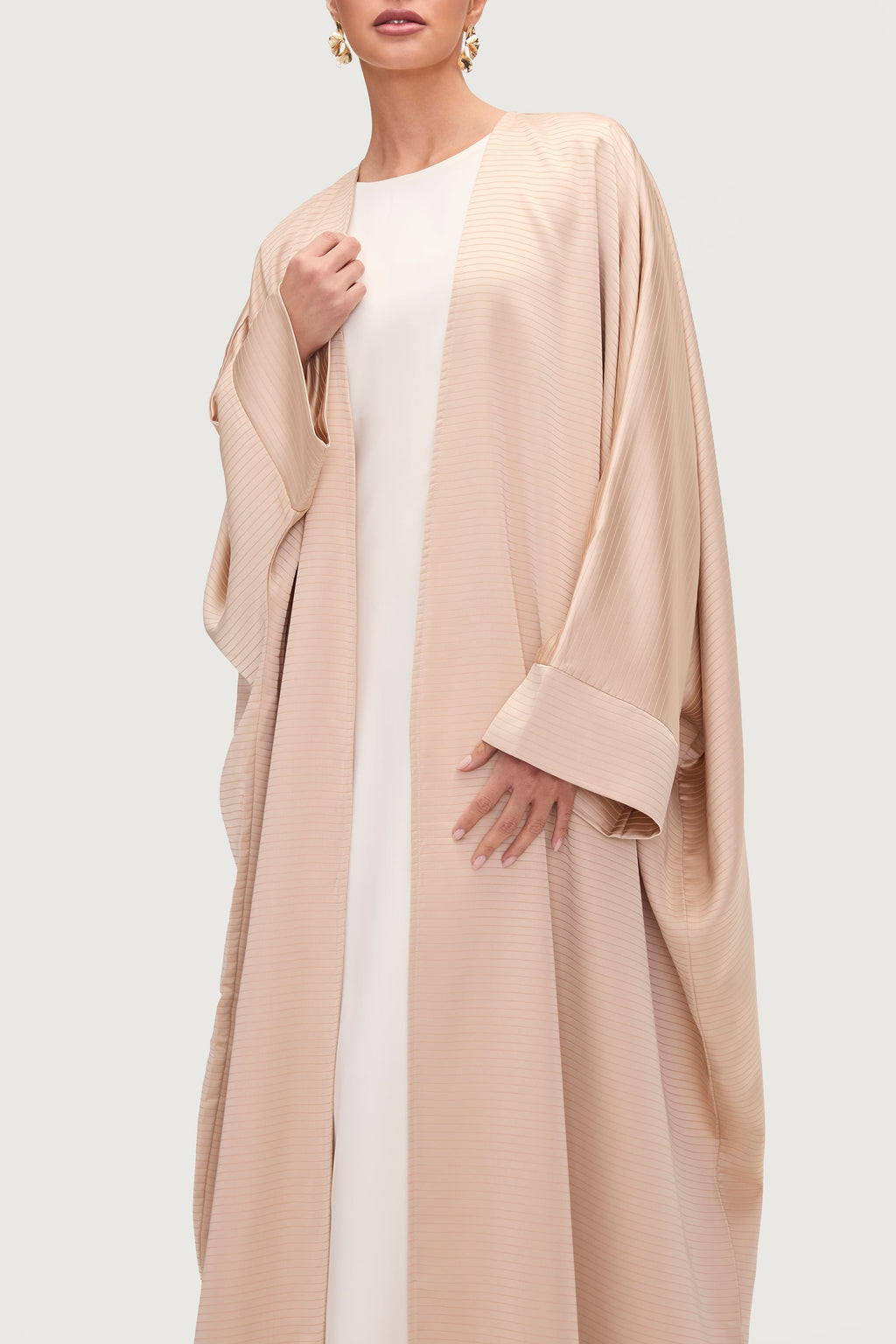عباية سامان ساتان مفتوحة - شاي