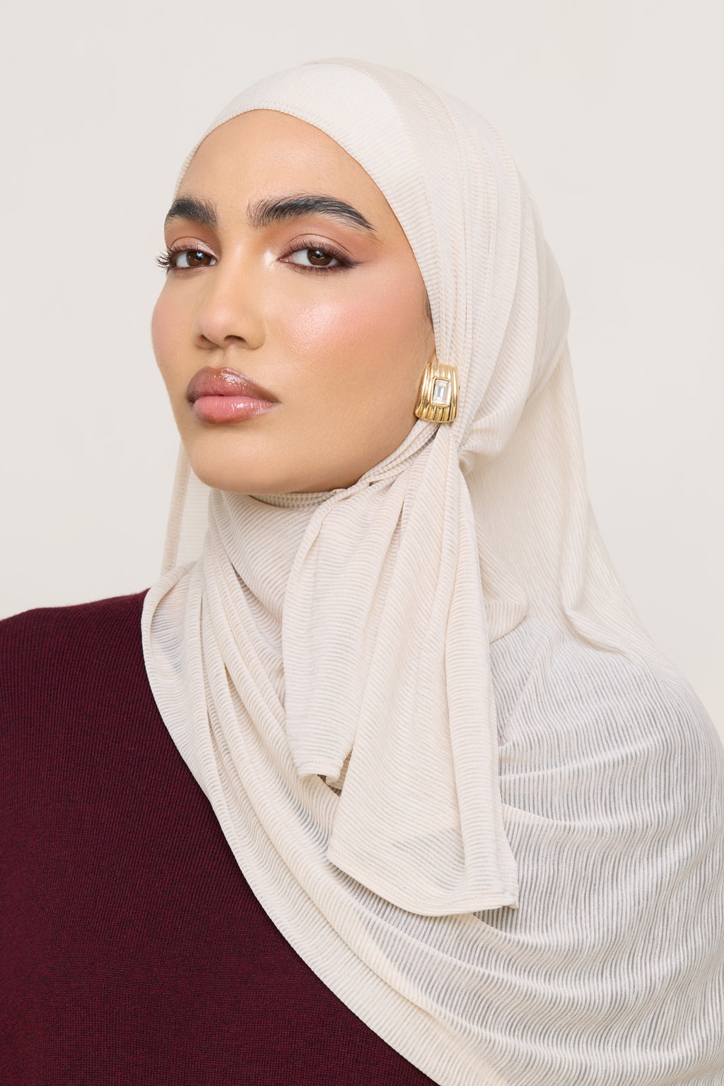 حجاب مخطط مطاطي - بيج