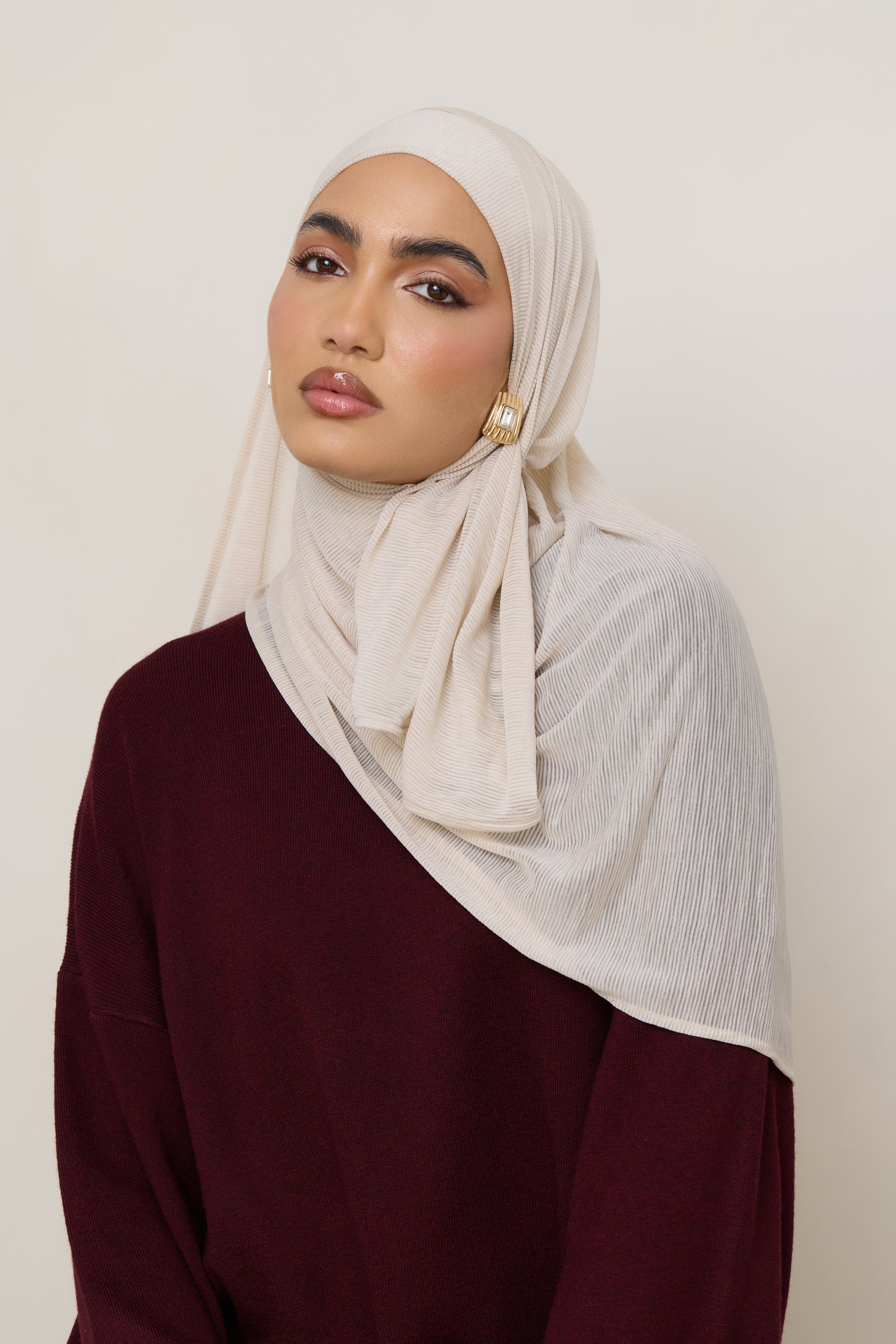 حجاب مخطط مطاطي - بيج