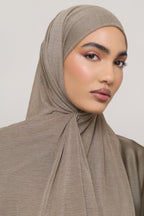 حجاب مخطط مطاطي - زيتون