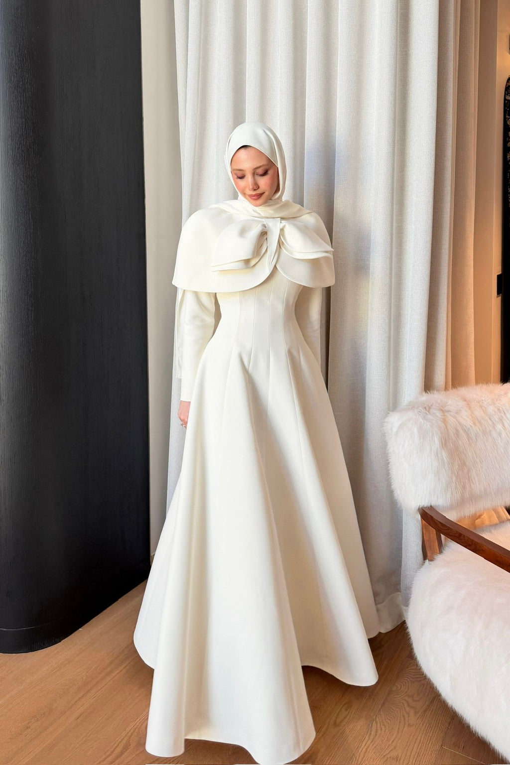 Cape Bow Neck Long Sleeve Maxi Abaya